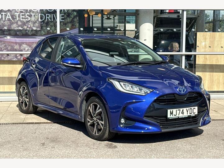 Toyota Yaris 1.5 VVT-h Design E-CVT Euro 6 (s/s) 5dr