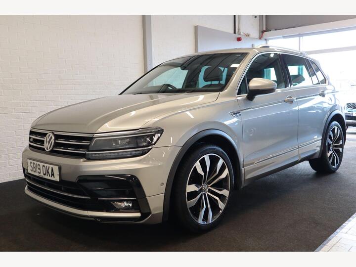 Volkswagen Tiguan 1.5 TSI EVO R-Line DSG Euro 6 (s/s) 5dr Volkswagen Tiguan 1.5 TSI EVO R-Line DSG Euro 6 (s/s) 5dr