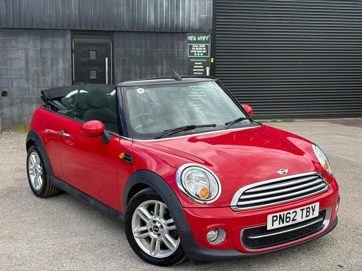 MINI Convertible 2.0 Cooper D Auto Euro 5 2dr