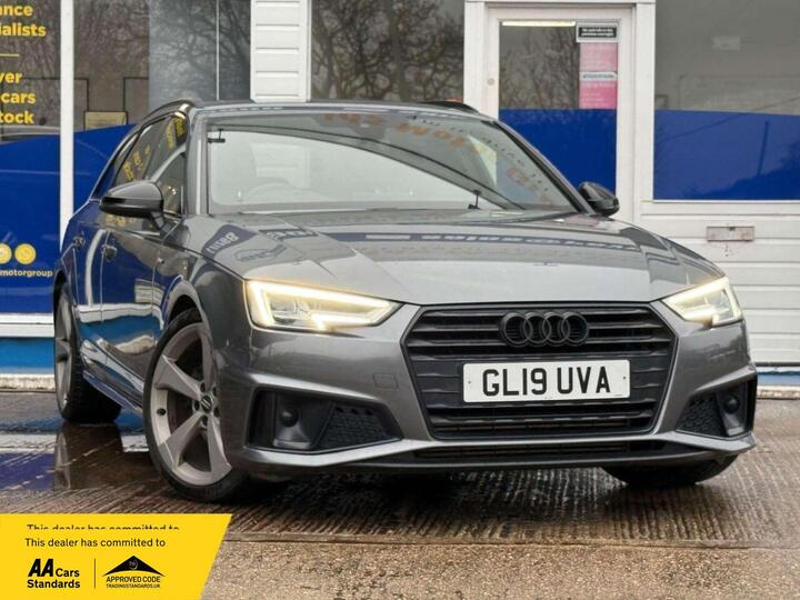 Audi A4 AVANT 2.0 TFSI 40 Black Edition S Tronic Euro 6 (s/s) 5dr Audi A4 AVANT 2.0 TFSI 40 Black Edition S Tronic Euro 6 (s/s) 5dr