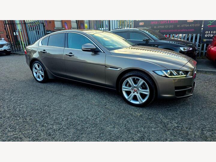Jaguar XE 2.0d Portfolio Auto AWD Euro 6 (s/s) 4dr