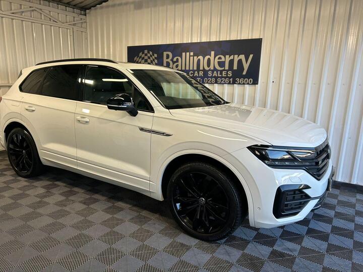 Volkswagen Touareg 3.0 TDI V6 Black Edition Tiptronic 4Motion Euro 6 (s/s) 5dr