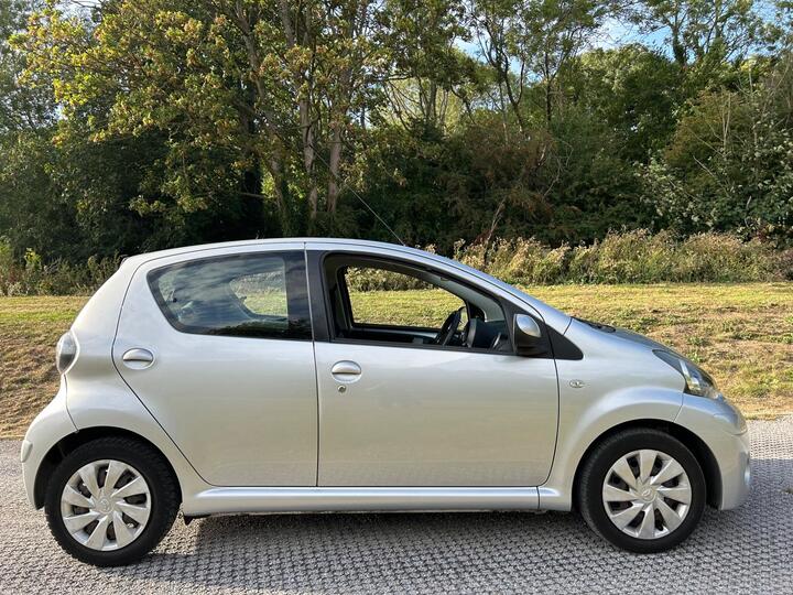 Toyota AYGO 1.0 VVT-i Ice MultiMode Euro 5 5dr Toyota AYGO 1.0 VVT-i Ice MultiMode Euro 5 5dr