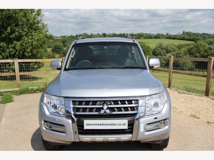 Mitsubishi Shogun 3.2 DI-DC SG3 Auto 4WD Euro 6 5dr LWB Mitsubishi Shogun 3.2 DI-DC SG3 Auto 4WD Euro 6 5dr LWB