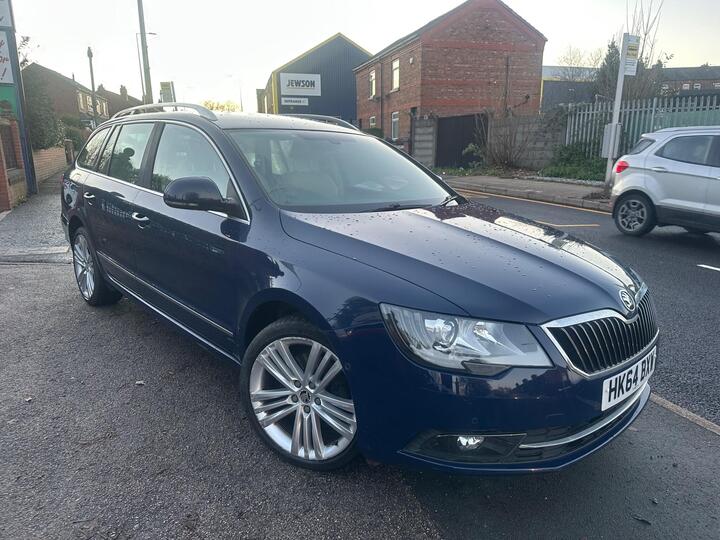 Skoda Superb 2.0 TDI Elegance DSG 4WD Euro 5 (s/s) 5dr