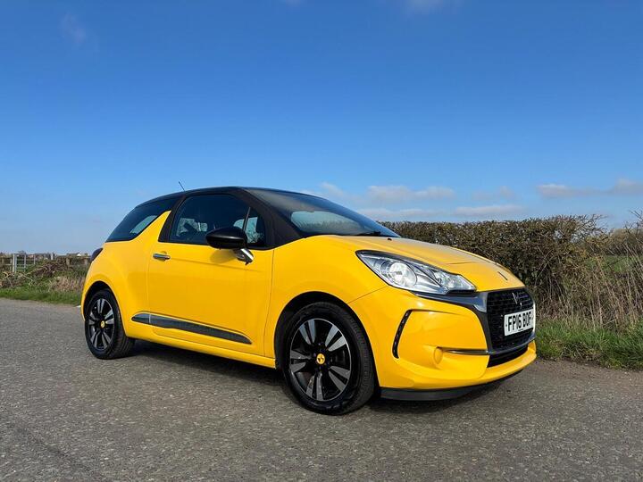 DS AUTOMOBILES DS 3 1.2 PureTech Chic Euro 6 3dr DS AUTOMOBILES DS 3 1.2 PureTech Chic Euro 6 3dr