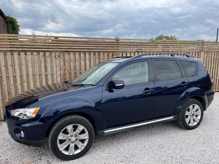 Mitsubishi Outlander 2.2 DI-D GX4 SST 4WD Euro 5 5dr Mitsubishi Outlander 2.2 DI-D GX4 SST 4WD Euro 5 5dr