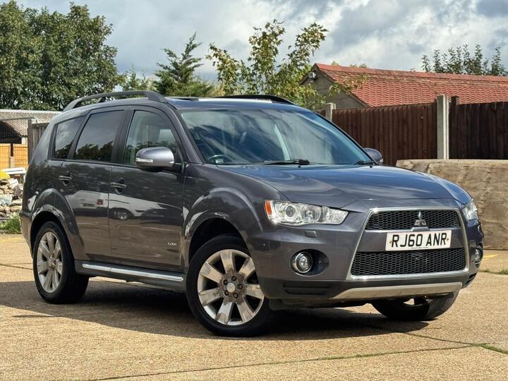 Mitsubishi Outlander 2.2 DI-D GX4 SST 4WD Euro 5 5dr Mitsubishi Outlander 2.2 DI-D GX4 SST 4WD Euro 5 5dr
