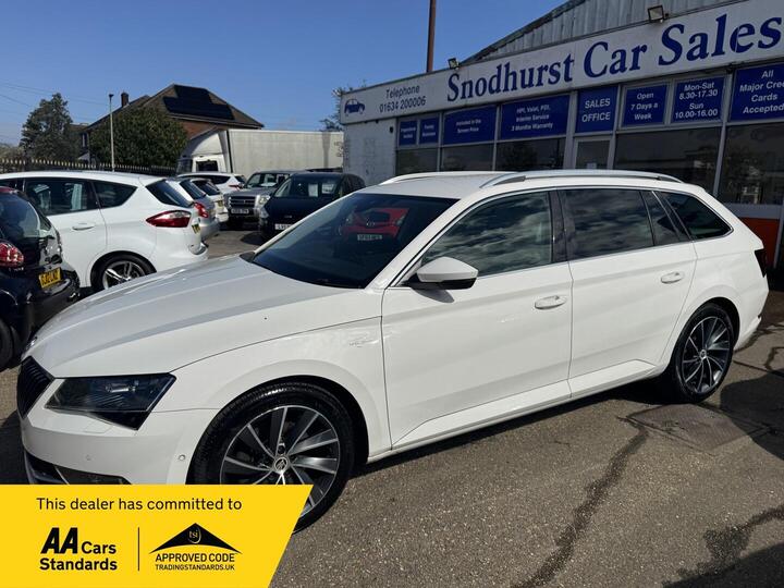 Skoda Superb 2.0 TDI Laurin & Klement DSG Auto 6Spd Euro 6 (s/s) 5dr Skoda Superb 2.0 TDI Laurin & Klement DSG Auto 6Spd Euro 6 (s/s) 5dr