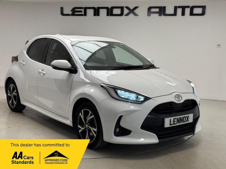 Toyota Yaris 1.5 VVT-h Design E-CVT Euro 6 (s/s) 5dr