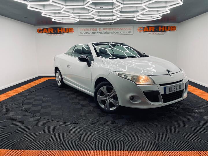 Renault Megane 1.6 16V Dynamique TomTom Euro 5 2dr Renault Megane 1.6 16V Dynamique TomTom Euro 5 2dr