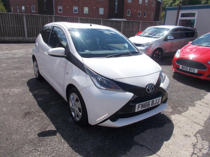 Toyota AYGO 1.0 VVT-i X-play Euro 5 5dr Euro 5
