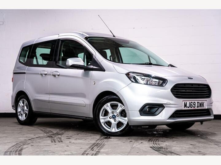 Ford TOURNEO COURIER 1.0 EcoBoost Zetec Euro 6 5dr Ford TOURNEO COURIER 1.0 EcoBoost Zetec Euro 6 5dr