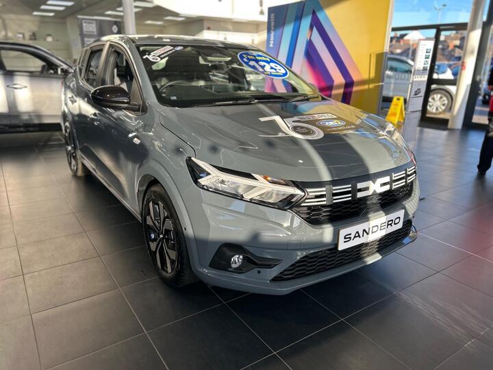 Dacia Sandero 1.0 TCe Journey Euro 6 (s/s) 5dr