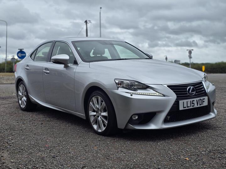 Lexus IS 2.5 300h Advance E-CVT Euro 6 (s/s) 4dr