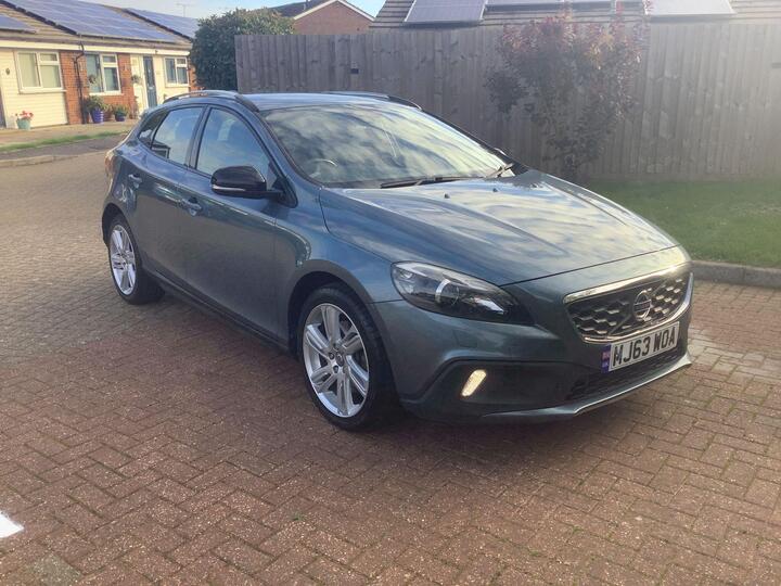 Volvo V40 Cross Country 2.0 D3 Lux Nav Geartronic Euro 5 (s/s) 5dr