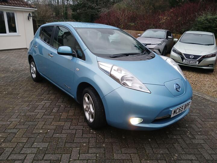 Nissan Leaf 24kWh Acenta Auto 5dr Nissan Leaf 24kWh Acenta Auto 5dr