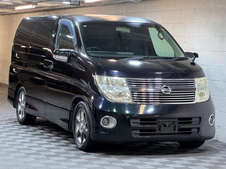 Nissan Elgrand E51 2.5 V6 4WD Highway Star 8 Seat G30
