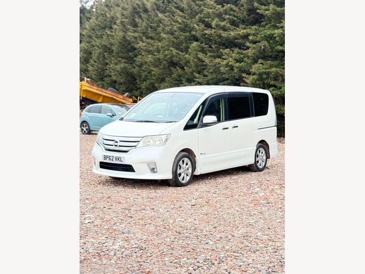 Nissan Serena 2.0 Highway Star S-Hybrid CVT 5dr