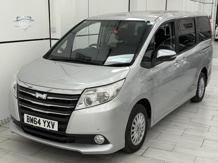 Toyota Noah 1.8 Hybrid X, FINANCE And WARRANTY
