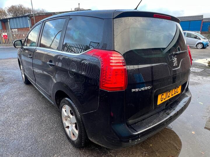 Peugeot 5008 1.6 HDi Family Euro 5 5dr Peugeot 5008 1.6 HDi Family Euro 5 5dr