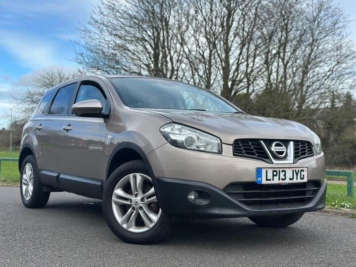Nissan Qashqai 1.6 Acenta 2WD Euro 5 (s/s) 5dr Nissan Qashqai 1.6 Acenta 2WD Euro 5 (s/s) 5dr