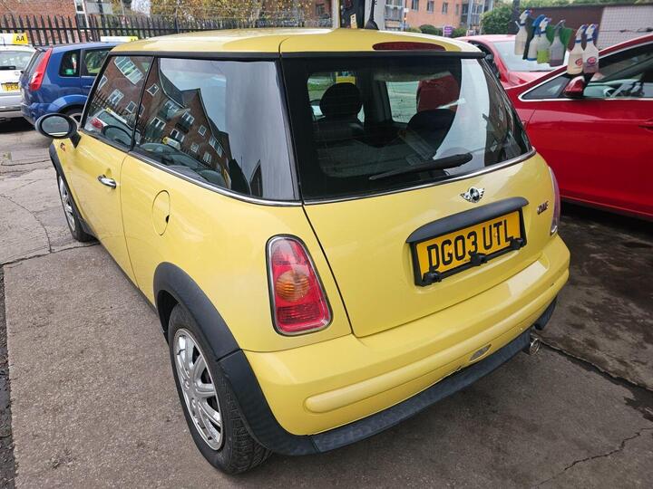 MINI HATCH 1.6 One CVT Euro 3 3dr