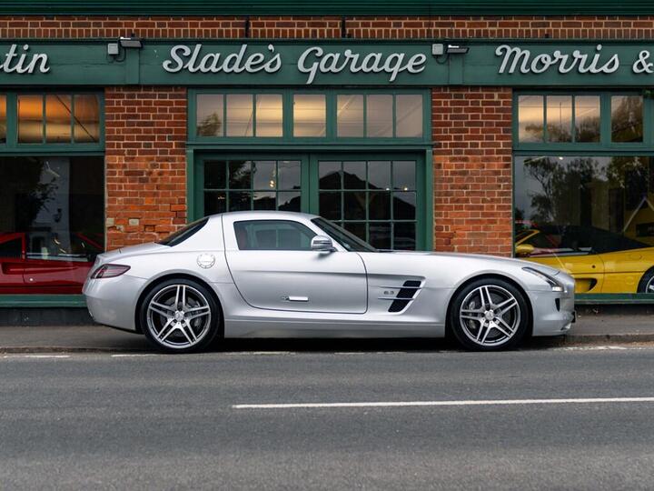 Mercedes-Benz SLS 6.2 63 V8 AMG SpdS DCT Euro 5 2dr Mercedes-Benz SLS 6.2 63 V8 AMG SpdS DCT Euro 5 2dr
