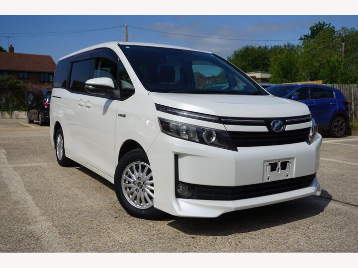 Toyota Voxy Hybrid V 1.8 7 Seat ULEZ