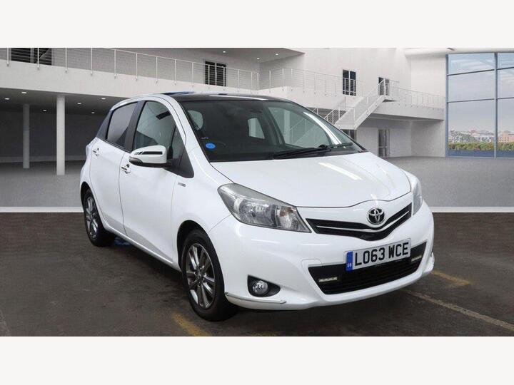 Toyota Yaris 1.33 Dual VVT-i Icon Plus Euro 5 5dr