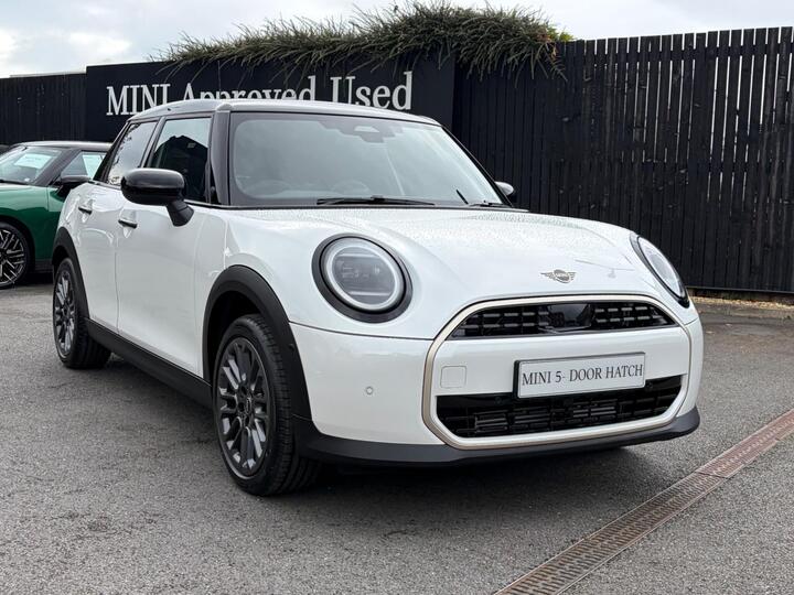MINI Cooper 1.5C Exclusive Steptronic Euro 6 (s/s) 5dr