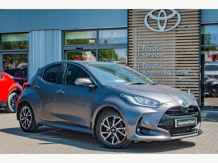 Toyota Yaris 1.5 VVT-h Design E-CVT Euro 6 (s/s) 5dr
