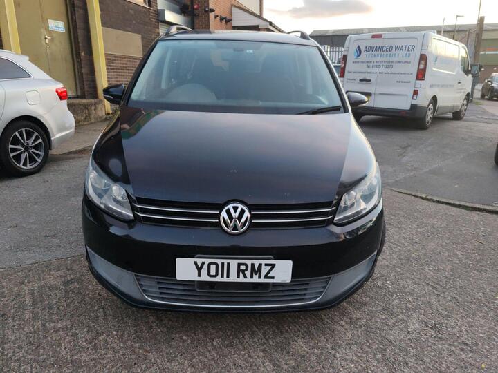 Volkswagen Touran Automatic Seven Seater Volkswagen Touran Automatic Seven Seater