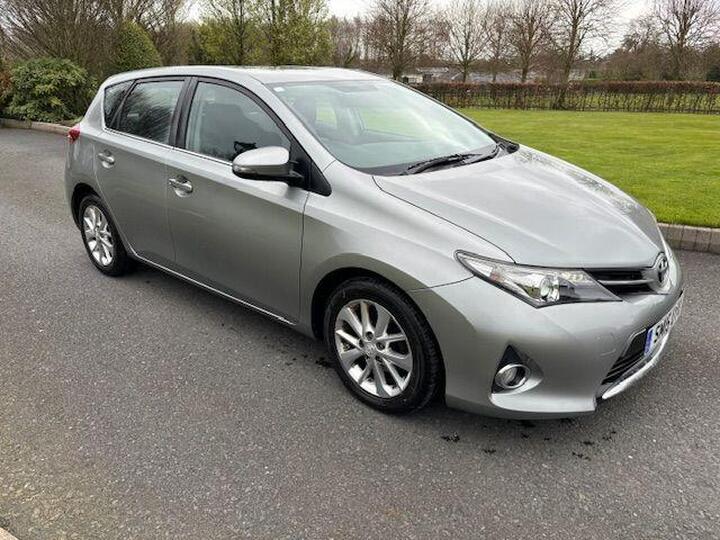 Toyota Auris 1.33 Dual VVT-i Icon Euro 5 (s/s) 5dr Toyota Auris 1.33 Dual VVT-i Icon Euro 5 (s/s) 5dr