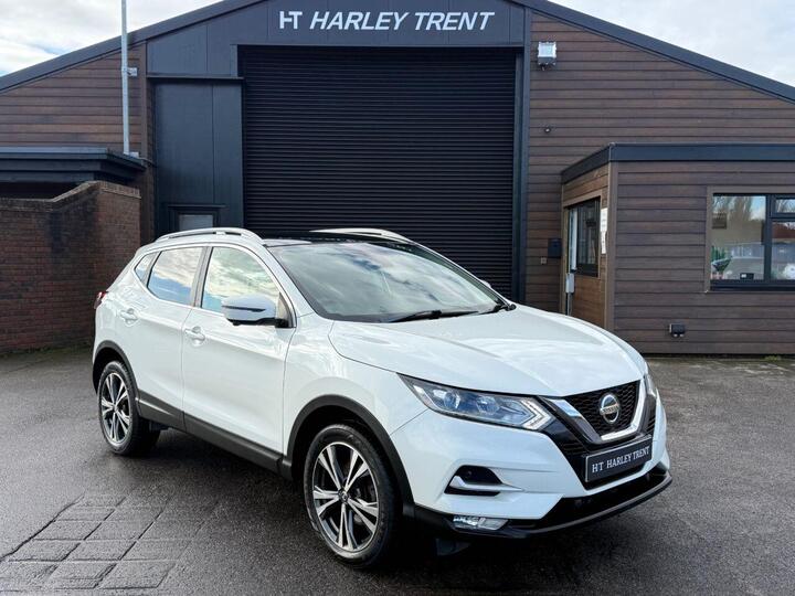 Nissan QASHQAI 1.5 DCi N-Connecta Euro 6 (s/s) 5dr