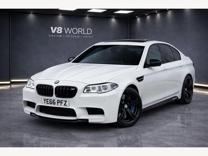 BMW M5 4.4 V8 DCT Euro 6 (s/s) 4dr