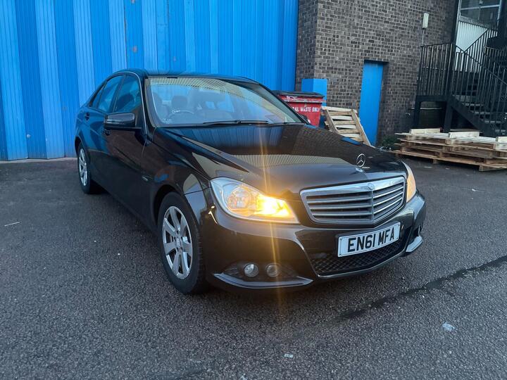Mercedes-Benz C Class 1.8 C180 BlueEfficiency SE G-Tronic+ Euro 5 (s/s) 4dr