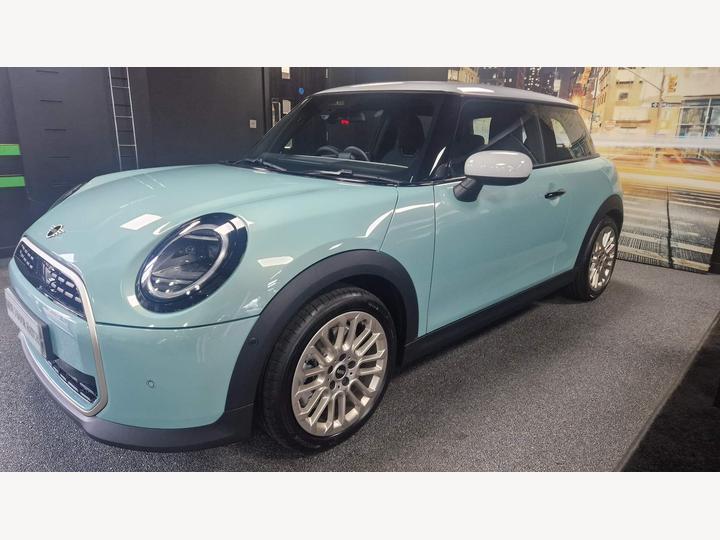 MINI Cooper 1.5C Exclusive Steptronic Euro 6 (s/s) 3dr