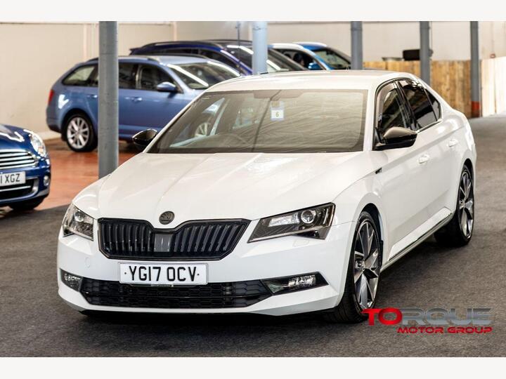 Skoda SUPERB 2.0 TDI SportLine DSG Auto 6Spd Euro 6 (s/s) 5dr Skoda SUPERB 2.0 TDI SportLine DSG Auto 6Spd Euro 6 (s/s) 5dr