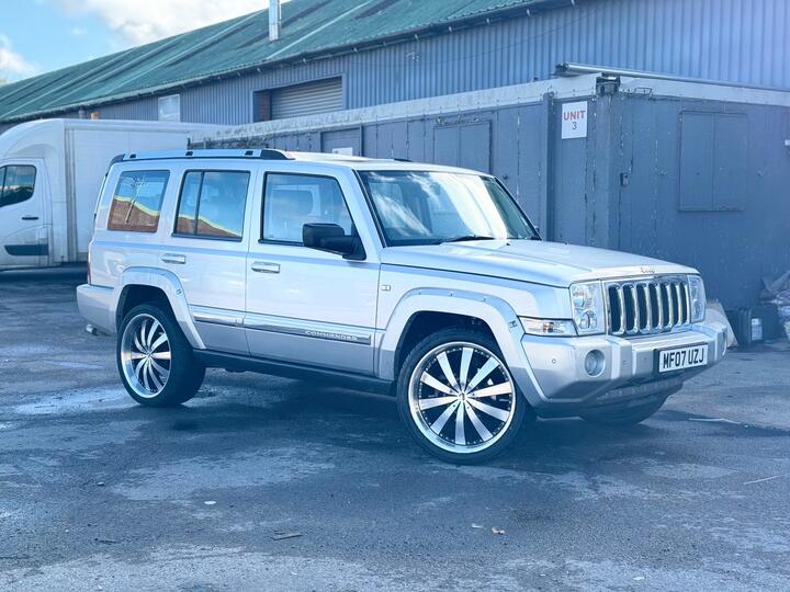 Jeep Commander 5.7 V8 Limited 4x4 5dr