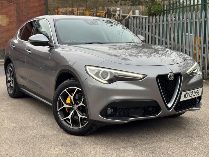 Alfa Romeo Stelvio 2.2 TD Super Auto Q4 AWD Euro 6 (s/s) 5dr Alfa Romeo Stelvio 2.2 TD Super Auto Q4 AWD Euro 6 (s/s) 5dr