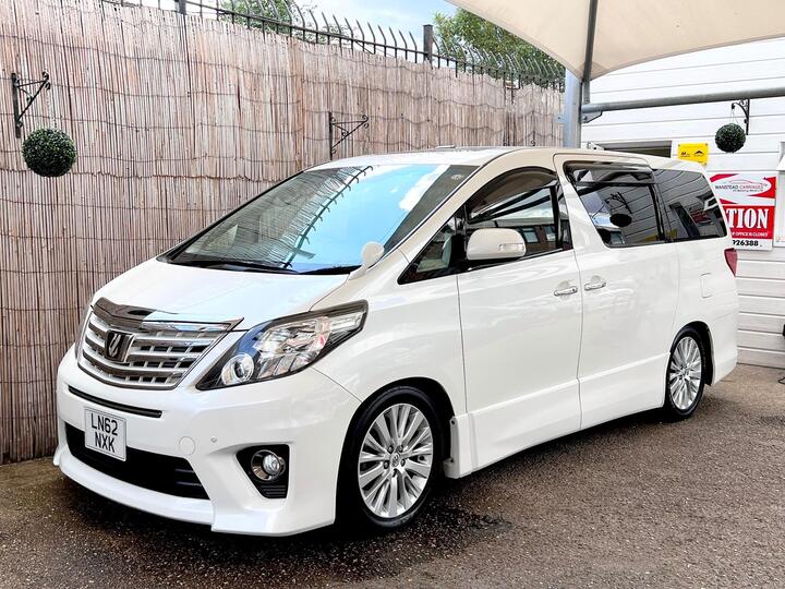 Toyota Alphard 2.4 Type Gold-Twin Sun Roof-Leather