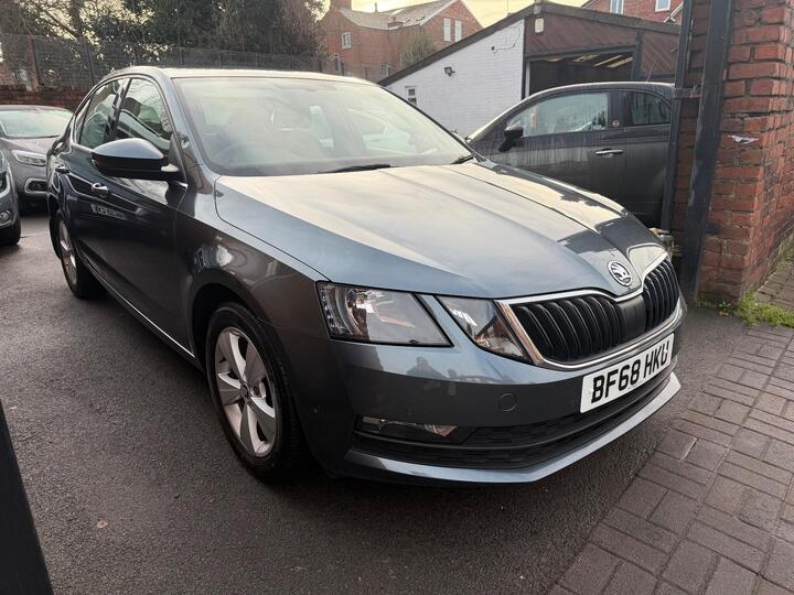 Skoda Octavia 1.6 TDI SCR SE Technology Euro 6 (s/s) 5dr Skoda Octavia 1.6 TDI SCR SE Technology Euro 6 (s/s) 5dr