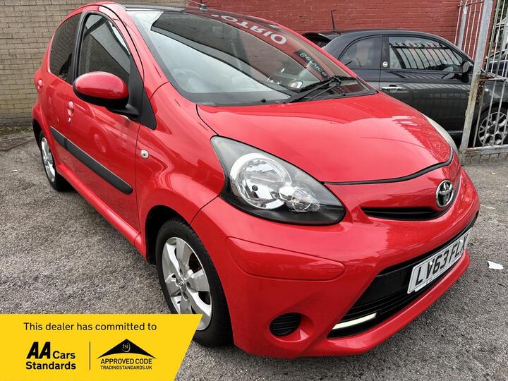 Toyota AYGO 1.0 VVT-i Move Euro 5 5dr Toyota AYGO 1.0 VVT-i Move Euro 5 5dr