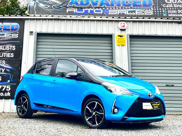 Toyota Yaris 1.5 VVT-i Cyan Bi-Tone Euro 6 5dr