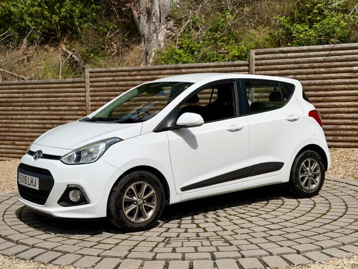 Hyundai I10 1.2 Premium Auto Euro 5 5dr Hyundai I10 1.2 Premium Auto Euro 5 5dr