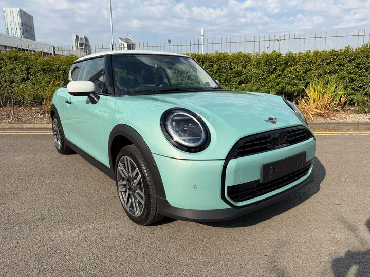 MINI Cooper 1.5C Classic Steptronic Euro 6 (s/s) 3dr