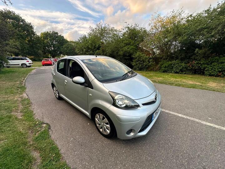 Toyota AYGO 1.0 VVT-i Ice Euro 5 5dr