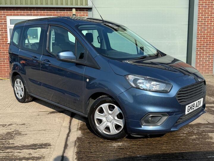 Ford TOURNEO COURIER 1.0 EcoBoost Zetec Euro 6 5dr Ford TOURNEO COURIER 1.0 EcoBoost Zetec Euro 6 5dr