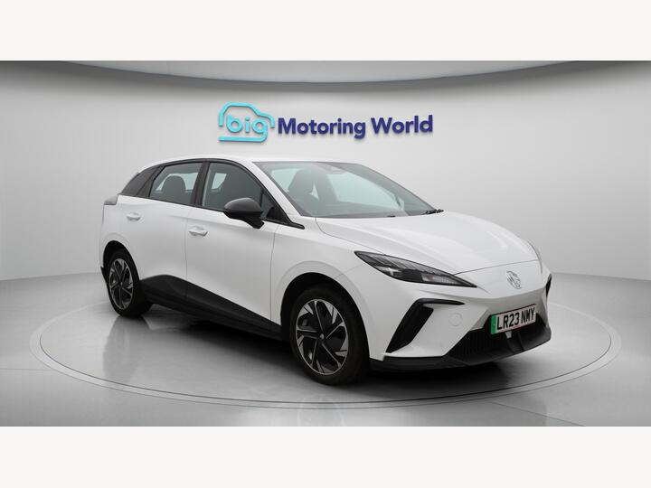 MG MG4 64kWh SE Long Range Auto 5dr